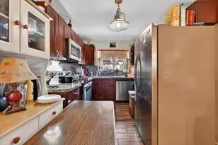 9125 Lime Tree Ln, Pembroke Pines, FL 33024 - Photo 7