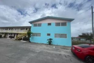 285 NE 191st St, Miami, FL 33179 - Photo 15