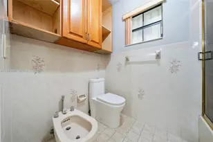 2755 W 74th St, Hialeah, FL 33016 - Photo 13