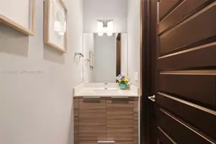 8811 NW 154th Terrace, Miami Lakes, FL 33018 - Photo 25