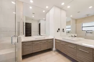 8811 NW 154th Terrace, Miami Lakes, FL 33018 - Photo 23