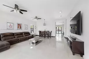 8811 NW 154th Terrace, Miami Lakes, FL 33018 - Photo 7