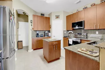 11531 NW 79th Ln, Doral, FL 33178 - Photo 11