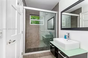 1300 71st St, Miami Beach, FL 33141 - Photo 7