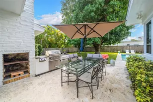 4595 N Jefferson Ave, Miami Beach, FL 33140 - Photo 9