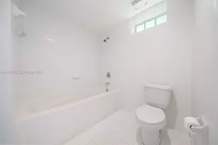 7280 SW 90th St, Miami, FL 33156 - Photo 13