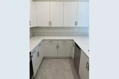 11447 W 34th Ct, Hialeah, FL 33018 - Photo 17