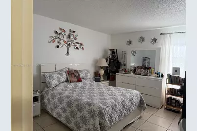 575 W 69th St #205, Hialeah, FL 33014 - Photo 11