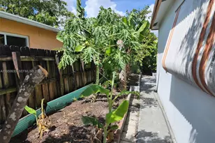 830 SW 50th Ave, Margate, FL 33068 - Photo 9
