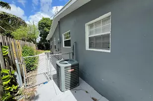 8521 NW 25th Ct, Sunrise, FL 33322 - Photo 21