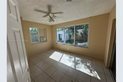 7930 NW 21st Ct, Sunrise, FL 33322 - Photo 15