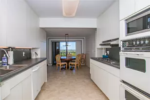 1800 NE 114th St, Miami, FL 33181 - Photo 3