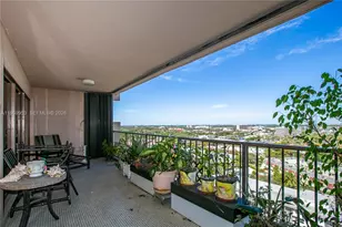 1800 NE 114th St, Miami, FL 33181 - Photo 13