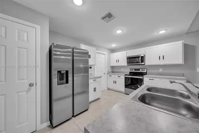 2617 53rd St W, Lehigh Acres, FL 33971 - Photo 7