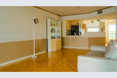 116 Lake Emerald Dr #408, Oakland Park, FL 33309 - Photo 11