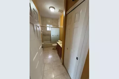 7772 NW 200 Ln, Hialeah, FL 33015 - Photo 11