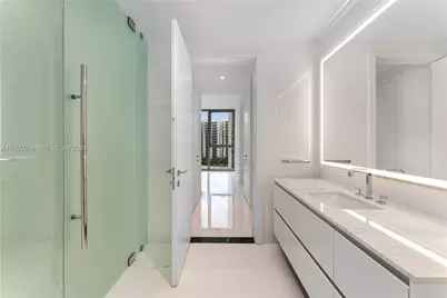 300 Biscayne Blvd Way #2009, Miami, FL 33131 - Photo 27