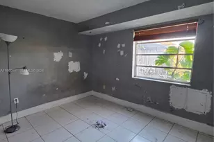 15675 SW 82nd Cir Ln, Miami, FL 33193 - Photo 1