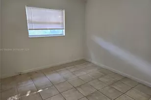 8704 NW 35th St, Coral Springs, FL 33065 - Photo 5