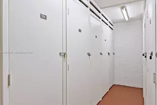 300 S Hollybrook Dr, Pembroke Pines, FL 33025 - Photo 25