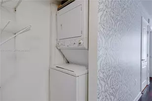 1200 Brickell Bay Dr, Miami, FL 33131 - Photo 25