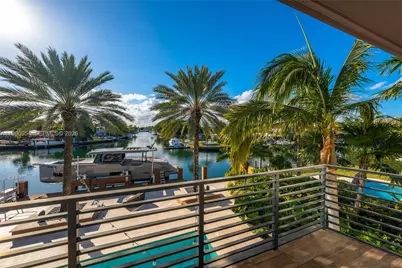 12880 N Bayshore Dr, North Miami, FL 33181 - Photo 23