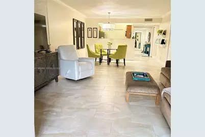 437 Lakeview Dr #104, Weston, FL 33326 - Photo 1