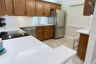 437 Lakeview Dr, Weston, FL 33326 - Photo 3