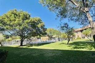 437 Lakeview Dr, Weston, FL 33326 - Photo 31