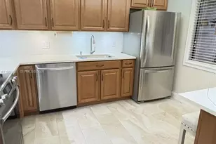 437 Lakeview Dr, Weston, FL 33326 - Photo 9