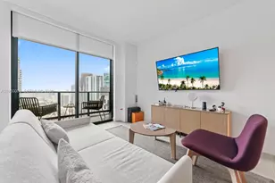 159 NE 6th St, Miami, FL 33132 - Photo 11