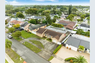 20103 NW 57th Pl, Hialeah, FL 33015 - Photo 29