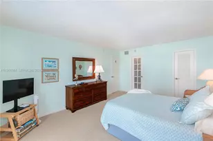 3051 NE 48th St, Fort Lauderdale, FL 33308 - Photo 17