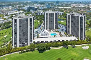 20301 W Country Club Dr, Aventura, FL 33180 - Photo 3