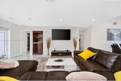 31 SE 12th St, Pompano Beach, FL 33060 - Photo 11