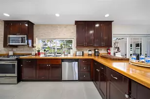 31 SE 12th St, Pompano Beach, FL 33060 - Photo 13