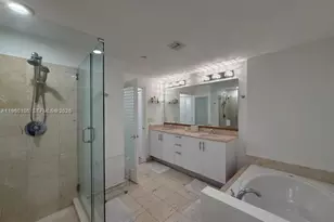 3330 NE 190th St, Aventura, FL 33180 - Photo 17