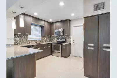 5517 Sardinia St, Coral Gables, FL 33146 - Photo 3