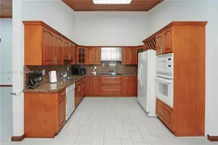 2220 SW 90th Ave, Miami, FL 33165 - Photo 9