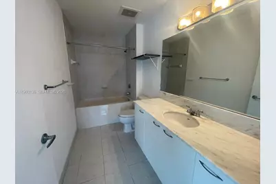 133 NE 2 Ave #1813, Miami, FL 33132 - Photo 3
