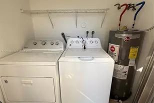 1364 Cottonwood Cir, Weston, FL 33326 - Photo 31