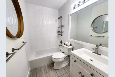 701 NE 8th St, Pompano Beach, FL 33060 - Photo 17