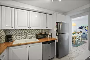 5005 Collins Ave, Miami Beach, FL 33140 - Photo 17