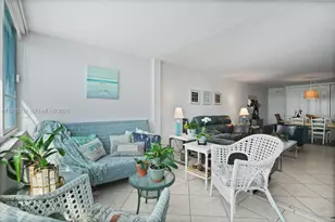 5005 Collins Ave, Miami Beach, FL 33140 - Photo 25