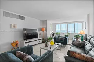 5005 Collins Ave, Miami Beach, FL 33140 - Photo 19