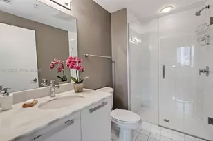 601 NE 36th St, Miami, FL 33137 - Photo 39