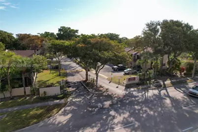 898 NW 47th St, Deerfield Beach, FL 33064 - Photo 35