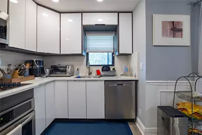 898 NW 47th St, Deerfield Beach, FL 33064 - Photo 13