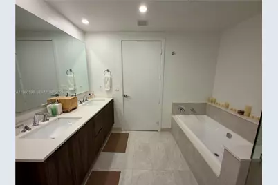488 NE 18th St #2207, Miami, FL 33132 - Photo 17