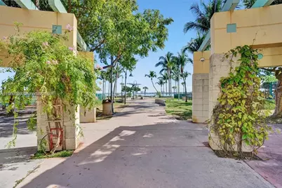 488 NE 18th St #2207, Miami, FL 33132 - Photo 7